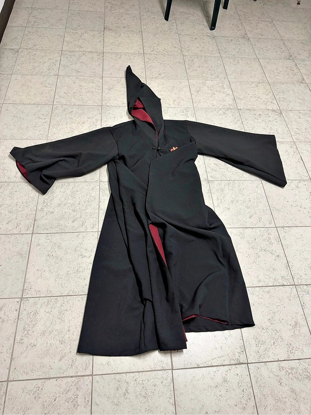 Universal studios Harry Potter Hogwarts Gryffindor Robe Gryffindor Robe Size L